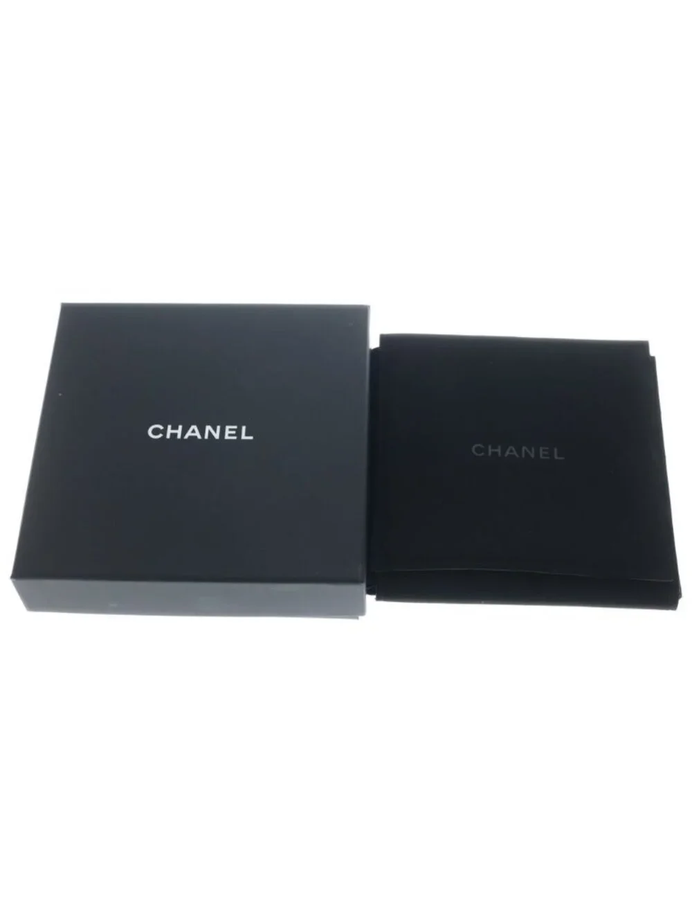 Chanel Bambi Motif CC Logo Necklace Gold